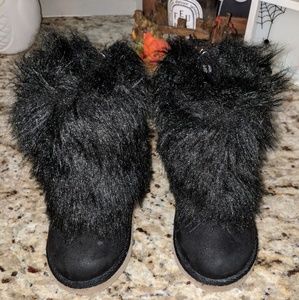 Gap black fuzzy boots, toddler size 6